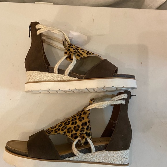 DIBA.True leather & cow hair leopard print wedge sandals size 8 NWT - Picture 5 of 7